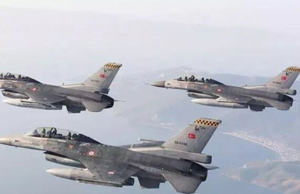 Турецькі F-16 збили безпілотник над Чорним морем Турецькі F-16 збили безпілотник над Чорним морем